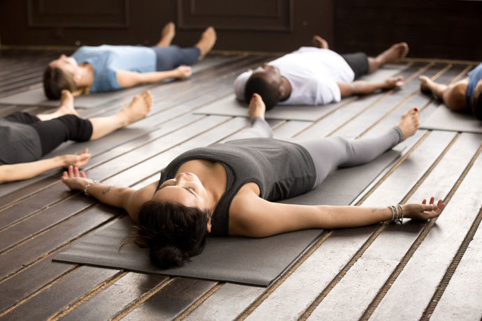Regl ağrısına iyi gelen yoga pozisyonları nelerdir?