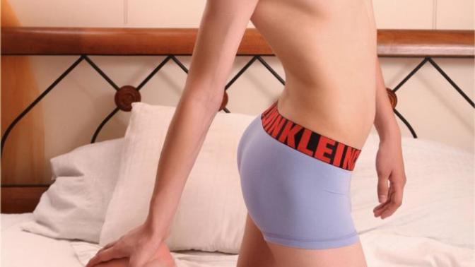 Cinsel isteğiniz arttığında çok temiz ve bakımlı bir gay ile sevişmeyi denemek ister miydiniz?