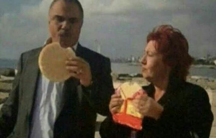 Kim kağıt helva yemek ister?