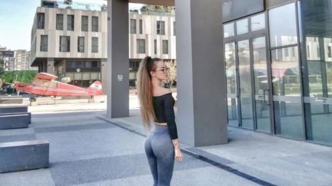 Kadınlarda tayt fiziği güzel olan mı, yüzü güzel olana mı daha çok yakışıyor?