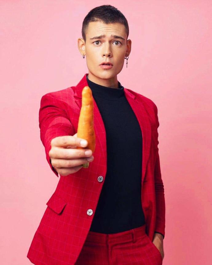 Bir erkek feminense gay midir?
