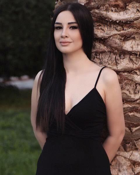 Sizce de Zilan Duru çok güzel kadın  değil mi??