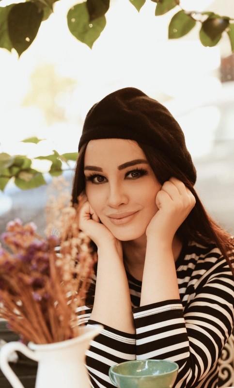 Sizce de Zilan Duru çok güzel kadın  değil mi??