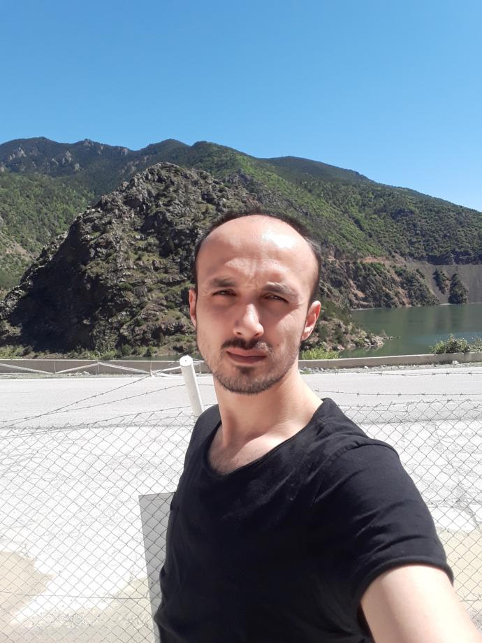 Kel erkekler saçlılardan daha mı karizma?