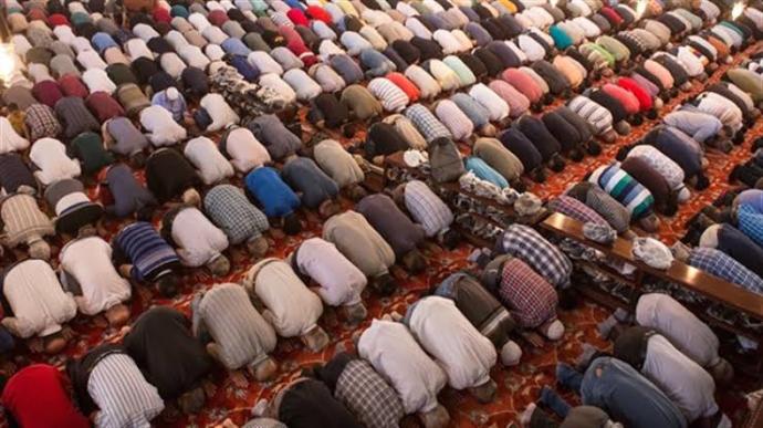 Namaz kılarken bir anda hapşırmak namazı bozar mı?