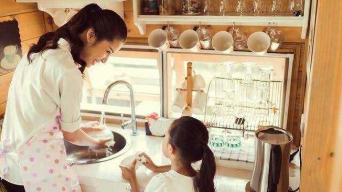 Hangisi daha temiz; Bulaşık makinesi mi, elde yıkamak mı?
