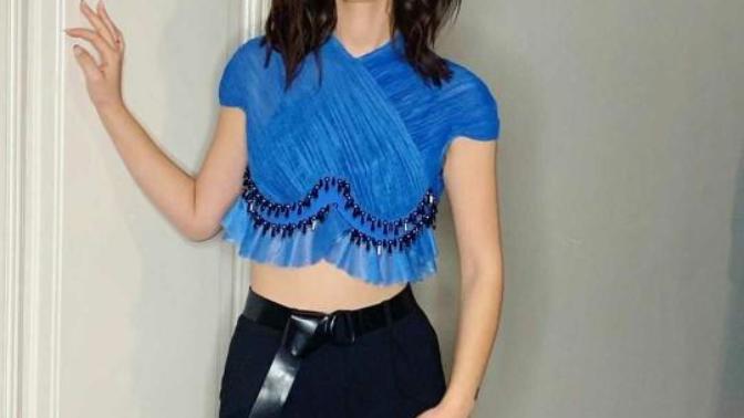 Bir döneme damga vuran Nefes'i oynayan oyuncu İrem Helvacıoğlu dizi biter bitmez soluğu kuaförde aldı. Sizce kısa saçları nasıl?