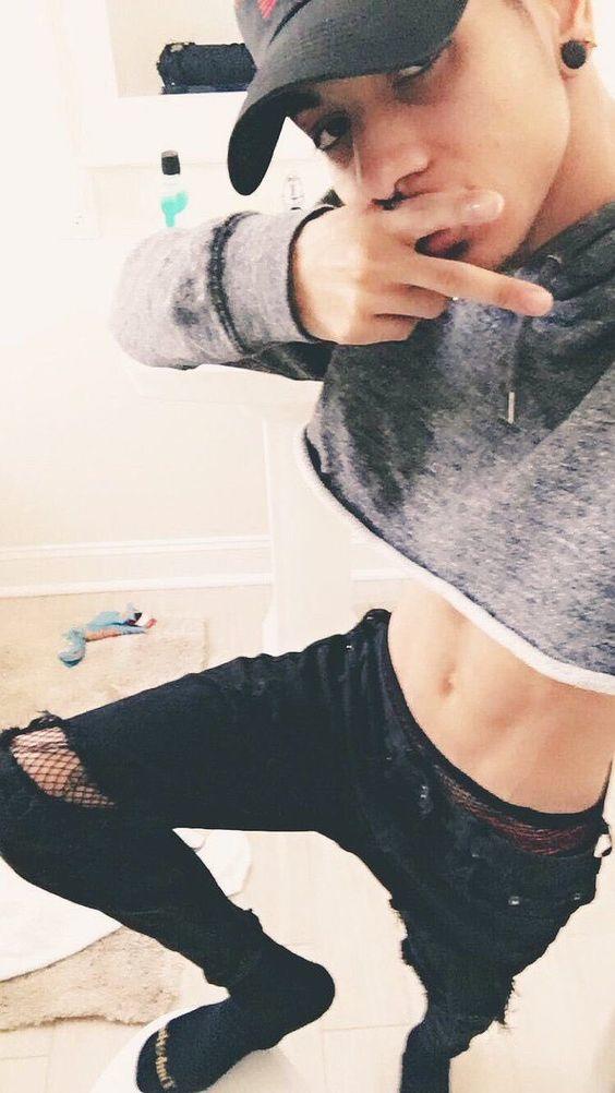 Erkeklerde crop-top sever misiniz?