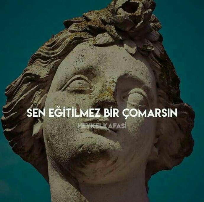 Aleyna Tilki kız kardeşini dudağından öptü! Çocuklarını dudağından öpen ebeveynler hakkında ne düşünüyorsunuz?