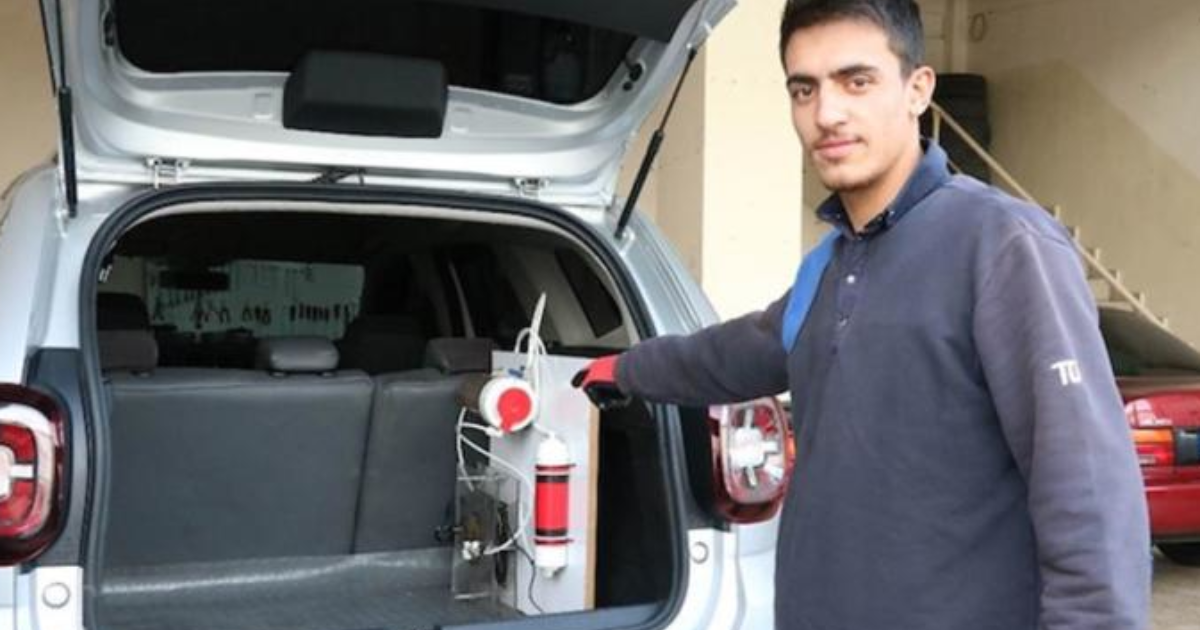 Sik Tasarimli En Iyi Elektrikli Otomobiller Teknoloji Dolabi