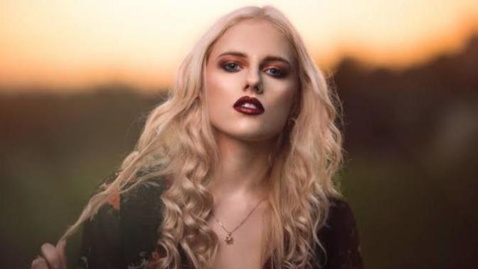 Burnu kemerli biri hangi saç modelini tercih etmeli?