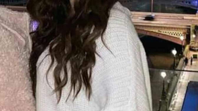 Arkadaşlar bu kızı Fahriye evcene benzeten var mi?