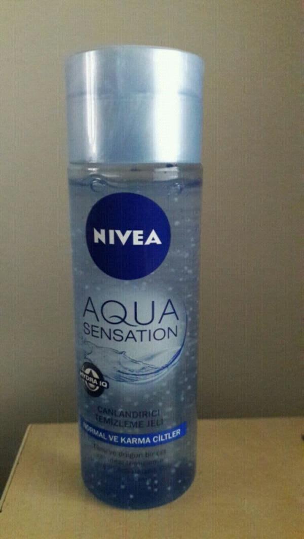 Nivea canlandırıcı yüz temizleme