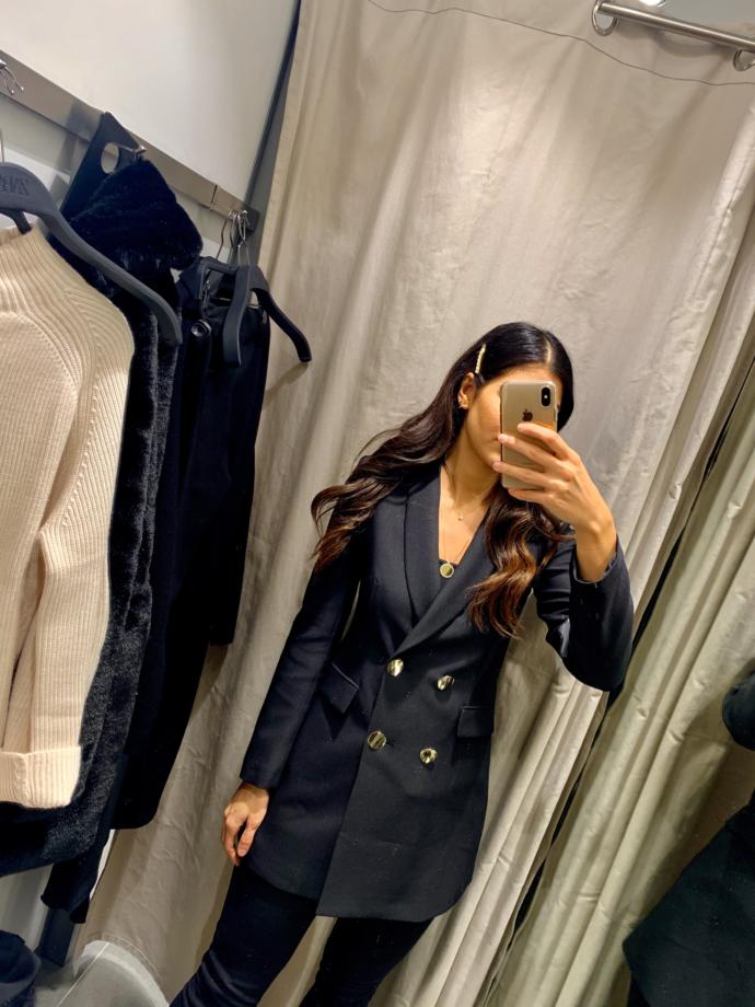 Giydiğim elbiseler sizce yakışmış mı yoksa garip mi duruyor? Almalı mıyım?