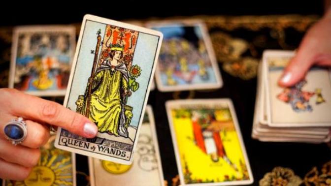 Yeni bir mevsim yeni bir dönem: Sorunu sor, senin adına bir Tarot kartı çekip sorunu yanıtlayalım! Bu mevsim seni neler bekliyor?