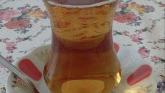 Sizce bu çay mı imamın abdest suyu mu?