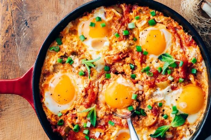 En kolay menemen nasıl yapılır?