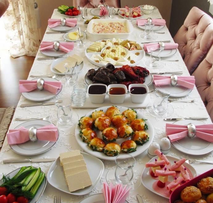 çay saati ikramları masa düzeni