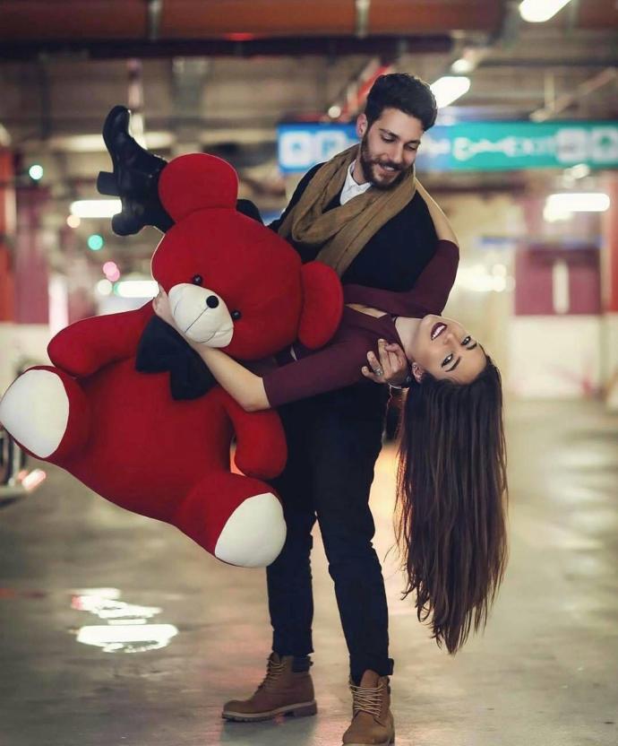 Ben şimdi sana aşık oluyorum sıkıyorsa biri engel olsun😂