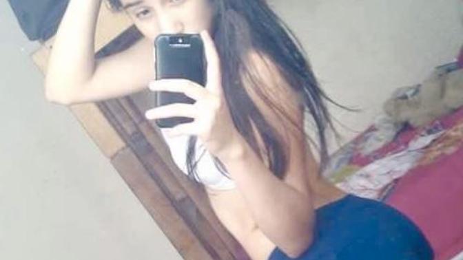 Kızınız ayna karşısında böyle selfie çekip paylaşsa yaklaşımınız ne olurdu?