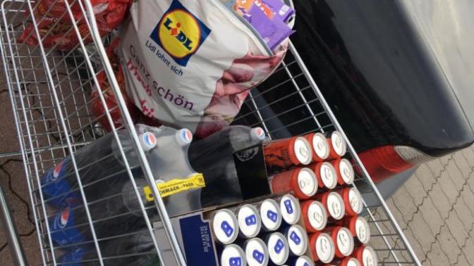 Almanya'ya geldim bu kadar şeyi toplam 110 euroya aldık. Burası ne kadar ucuzmuş, Türkiye neden çok pahalı? 