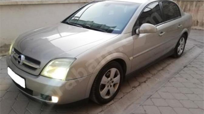 Opel Vectra C Kasanın Makyajlı kasa İle Makyajsız kasanın arasında ki farklar nelerdir?