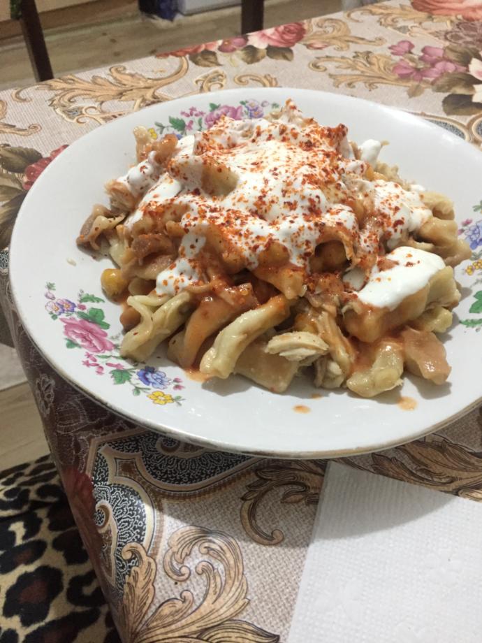 Mantıyı tavuklu ve nohutlu deneyen/seven var mı?