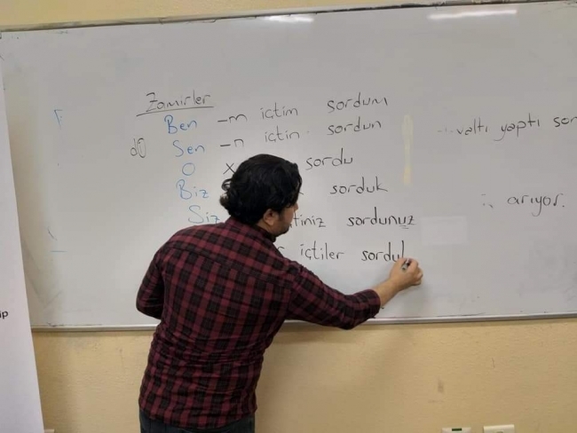 Türkçe öğretmeni