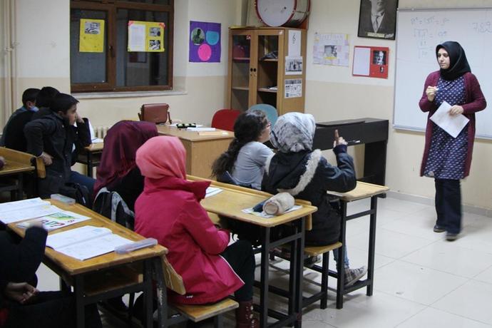 Din kültürü ve ahlak bilgisi öğretmeni