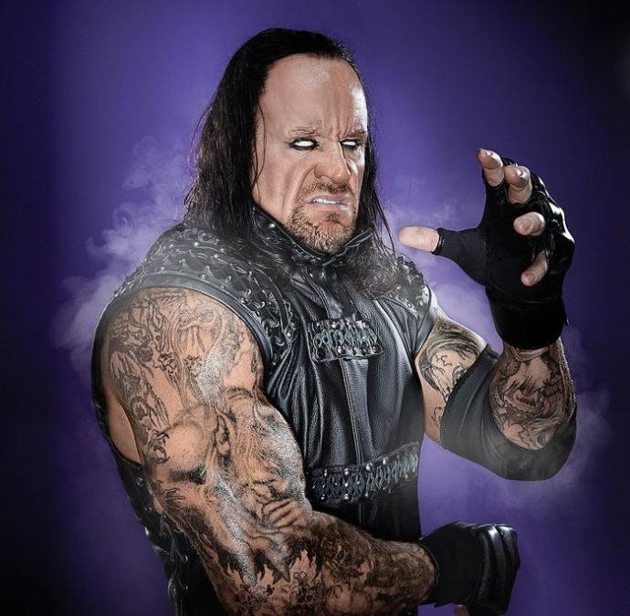John Cena mı, The Undertaker mi? Hangisi daha güçlü?