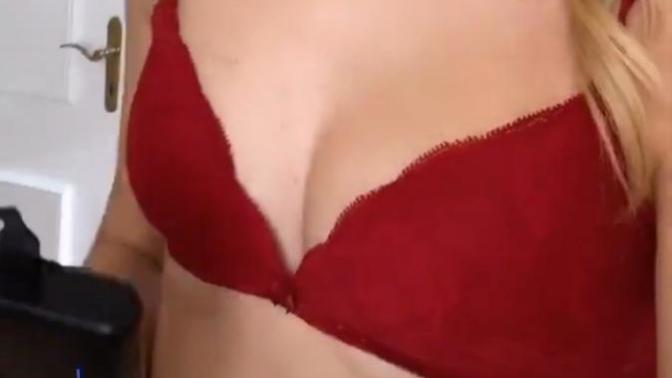 Bu göğüs küçük mü sizce?