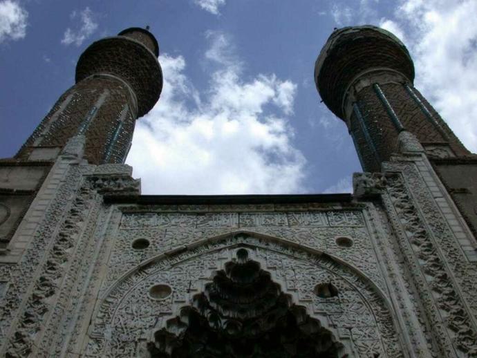 Türkiye neden ısrarla araplaştırılmaya çalışılıyor?