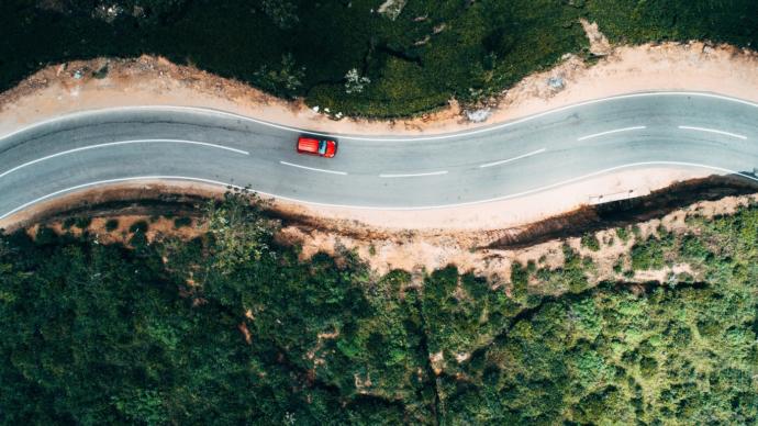 Uzun yol otobüs vs. yolculuklarda başınıza gelen garip durumlar var mı, neler? Uzun yol yolculuklarını sever misiniz?