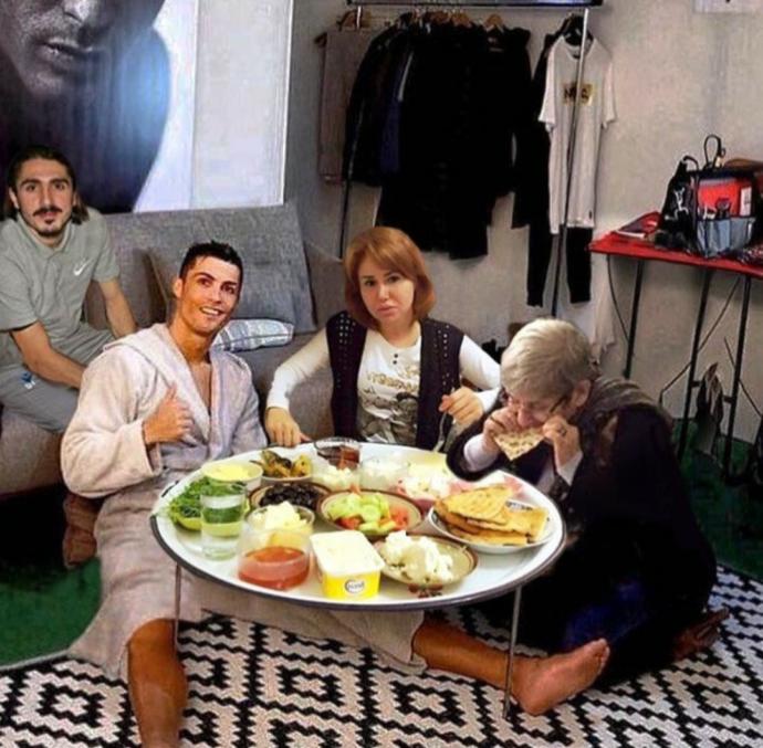 Hangi ünlü ile beraber yemek yemek istersiniz?