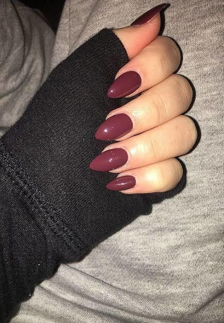 Tırnağa farklı renkler mi yoksa tek renk mi daha güzel durur?💅🏾?