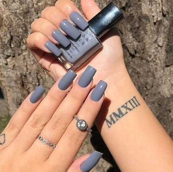 Tırnağa farklı renkler mi yoksa tek renk mi daha güzel durur?💅🏾?