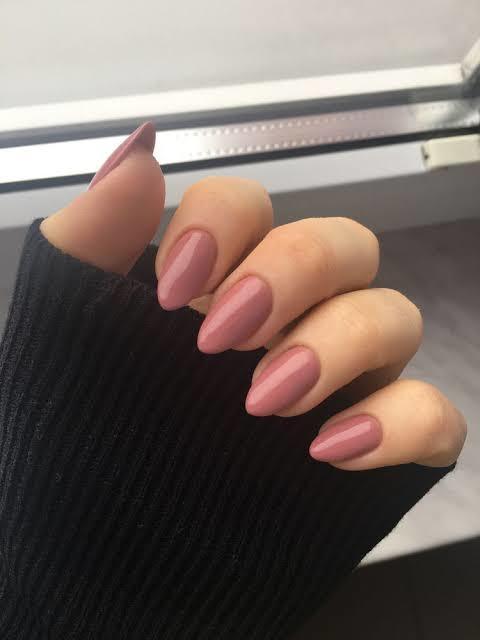 Tırnağa farklı renkler mi yoksa tek renk mi daha güzel durur?💅🏾?