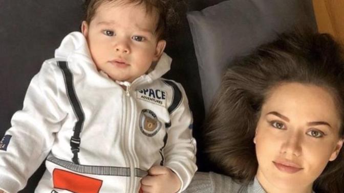 İşte Fahriye Evcen ve Burak Özçivit’in oğlu Karan! Sizce annesine mi Benziyor babasına mı?