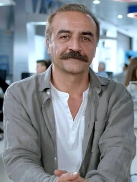 Hangi Türk komedyen sizin mizah tarzınıza uygun espriler yapıyor????????