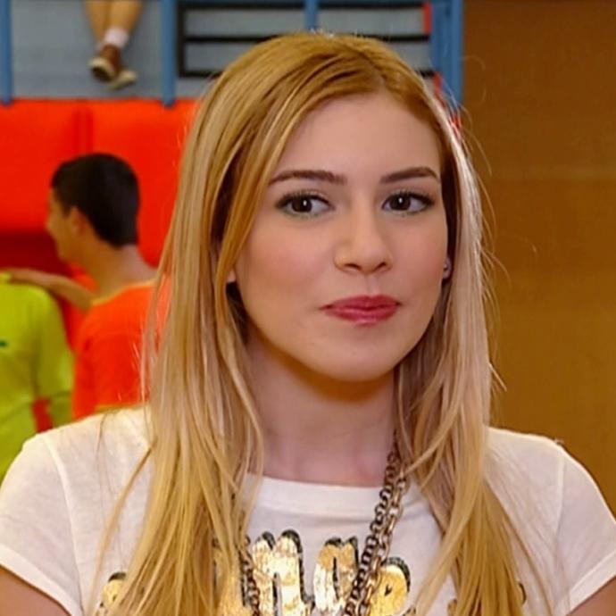 hangisi daha güzel sizce leyla mi, selena mi?
