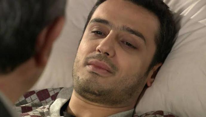 Beren Saat'in pozu olay oldu! Ülkece sanattan anlamıyor muyuz?