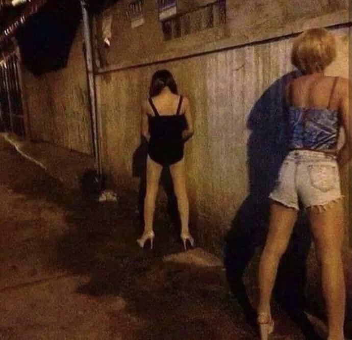Ayakta işemek insan sağlığına zararı var mıdır?
