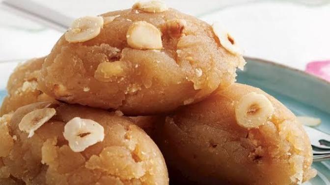 Un helvası nasıl yapılır, un helvası tarifi lazım acil yardım edebilir misiniz?