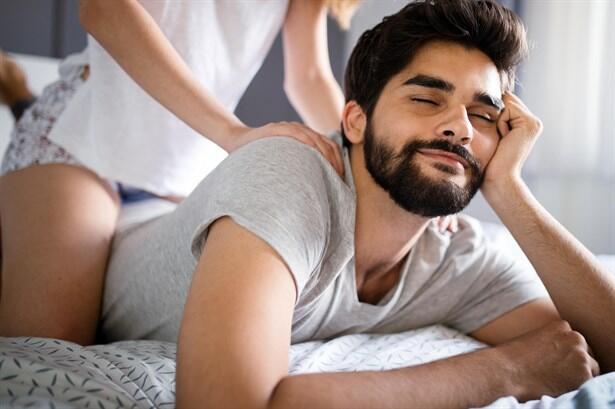 Kadınlar üstte olmanın verdiği öz güveni mi, yoksa altta olmanın verdiği hazzı mı tercih ediyor?