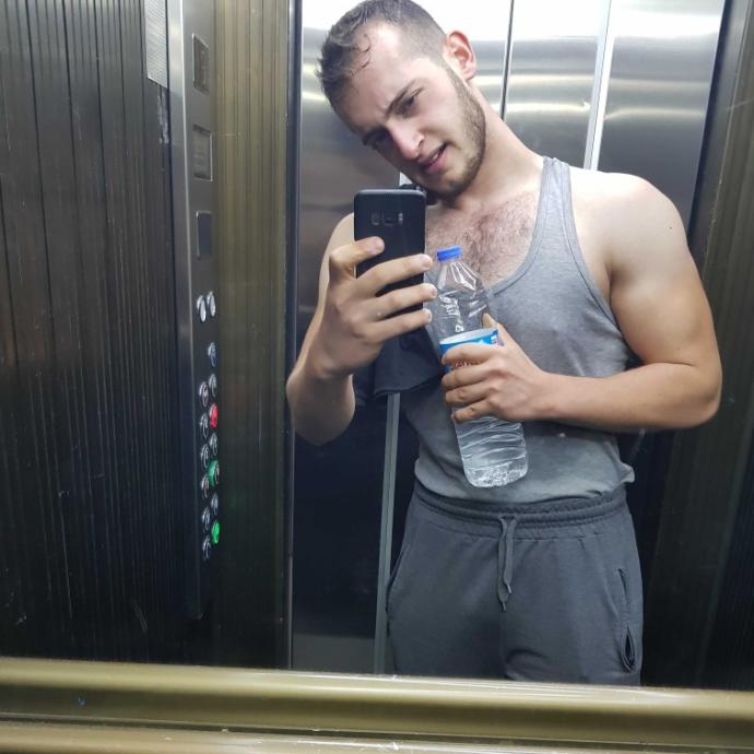 Baby face erkek mi yoksa sakallı erkek mi?