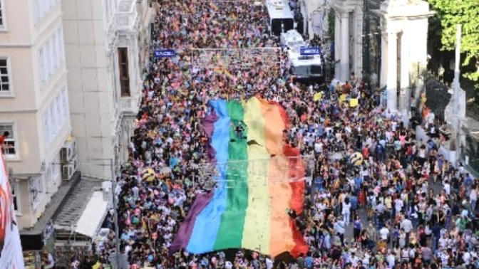 LGBT destekliyor musun?