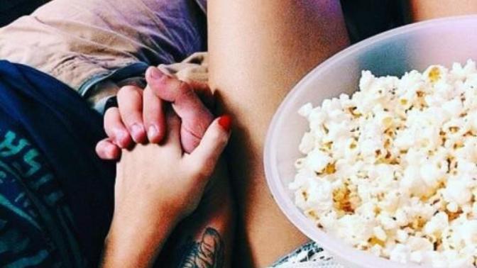 "Aşkım bize gidelim film izleriz" ne anlama gelir?
