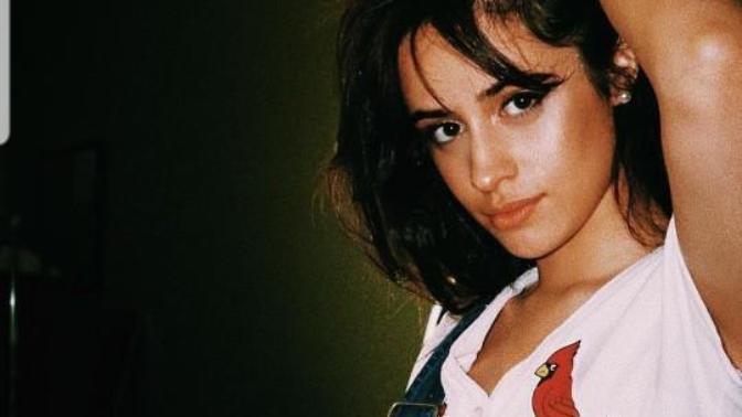 Bu kız, Camila Cabello, sizce güzel mi (detayları okuyun)?