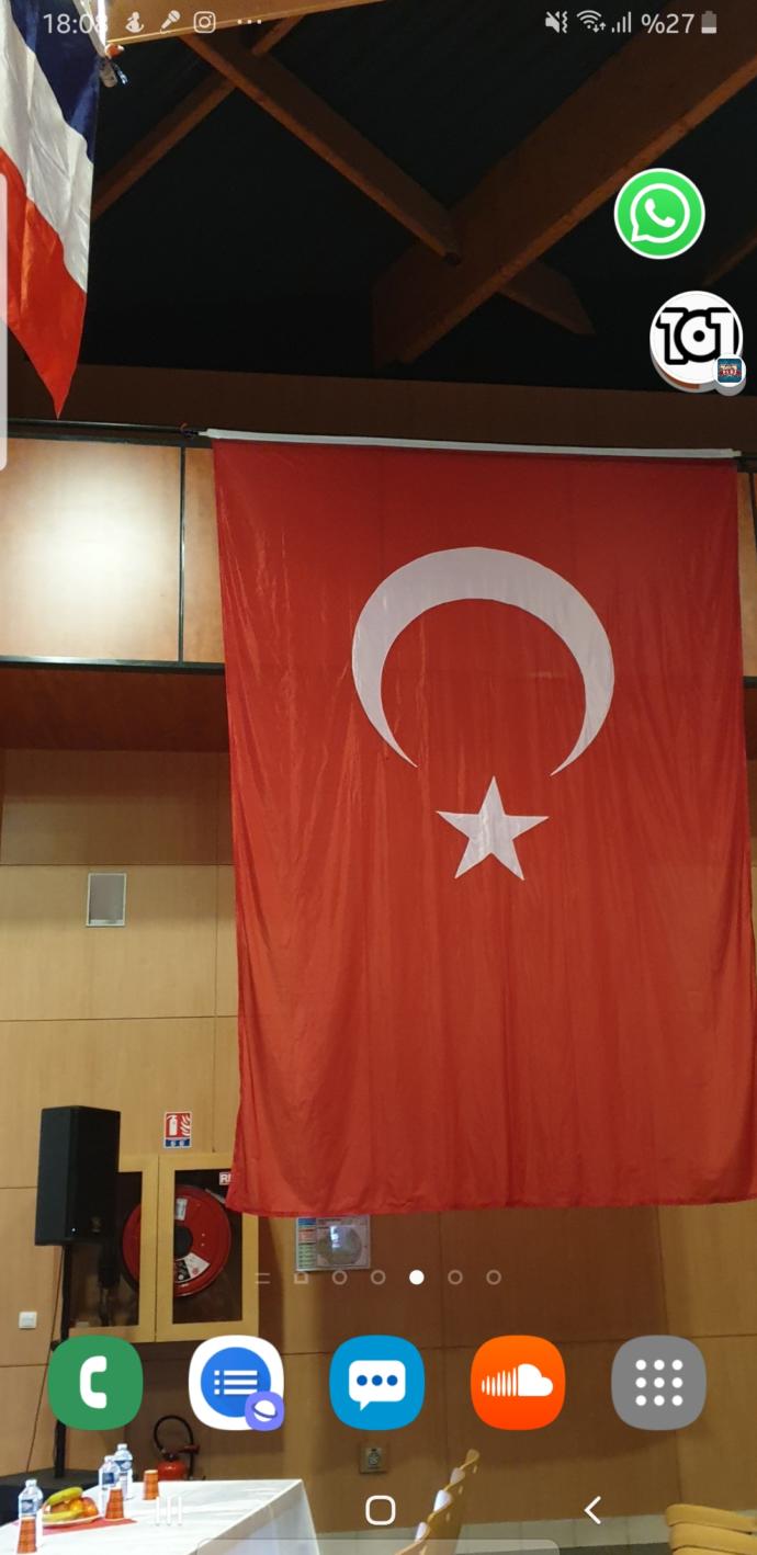 Ana ekran duvar kağıdınız ne?