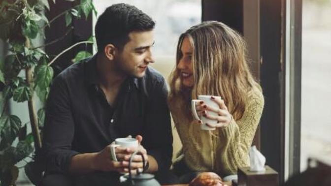 Dedikodu yaparken kahve içmek mi yoksa çay içmek mi daha keyiflidir?